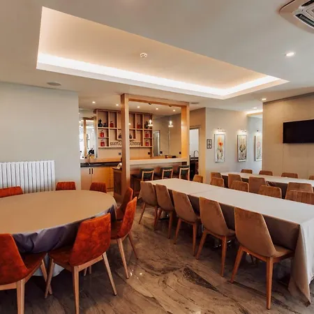 Businesspalas Deluxe 酒店