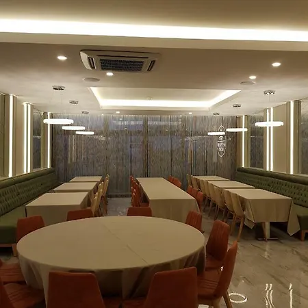 酒店 Businesspalas Deluxe 3*