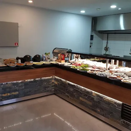 Businesspalas Deluxe 3* 이즈밋