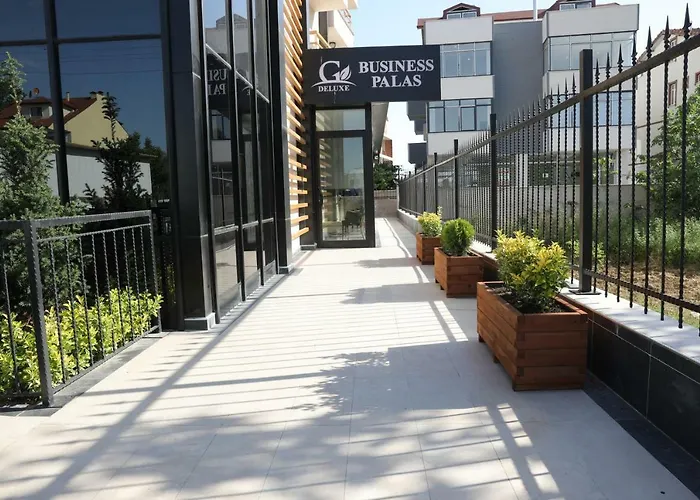 Businesspalas Deluxe Hotel